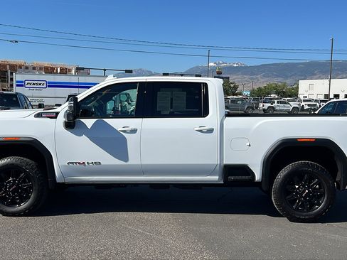 Certified 2025 GMC Sierra 2500 AT4 AWD/4WD image 9