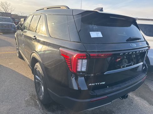 New 2026 Ford Explorer Active w/ Active Comfort Package image 10