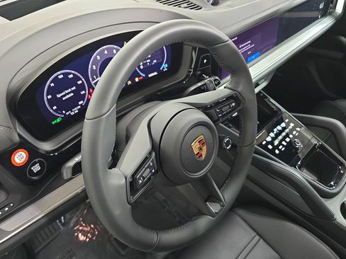 New 2026 Porsche Cayenne S image 4
