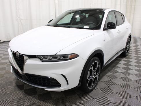 Used 2024 Alfa Romeo Tonale Ti AWD/4WD image 35