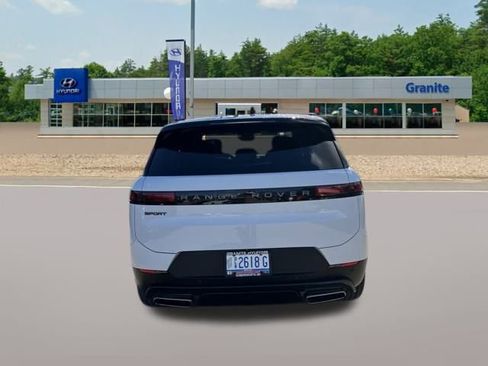 Used 2024 Land Rover Range Rover Sport SE image 7