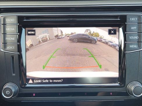 Used 2018 Volkswagen Passat 2.0T R-Line FWD image 22
