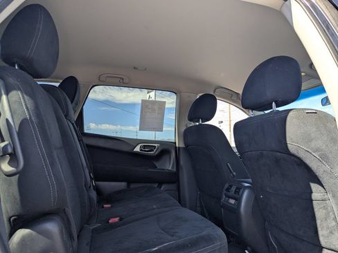 Used 2014 Nissan Pathfinder S FWD image 31