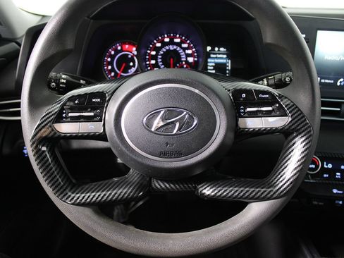 Used 2021 Hyundai Elantra SEL FWD image 7