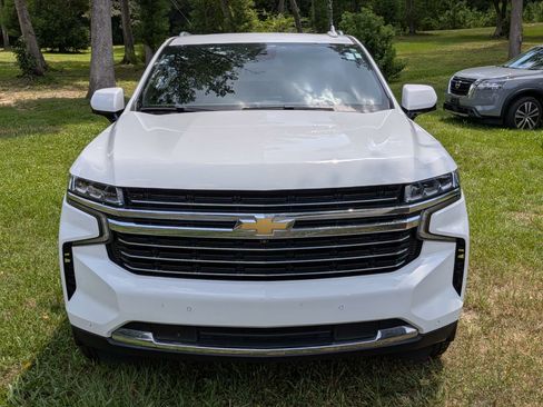 Used 2023 Chevrolet Tahoe LT w/ Luxury Package AWD/4WD image 2