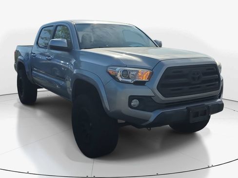 Used 2016 Toyota Tacoma SR5 w/ SR5 Appearance Package (SN) RWD image 4