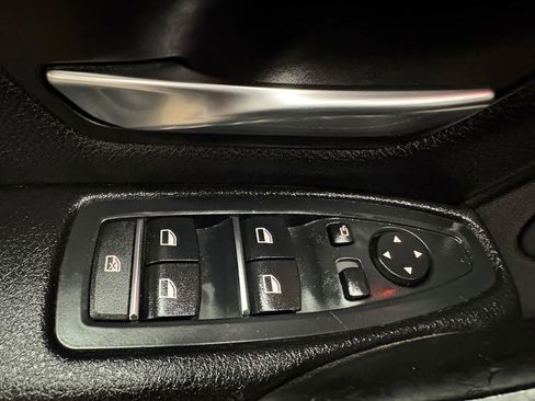 Used 2017 BMW 330i xDrive Sedan AWD/4WD image 30
