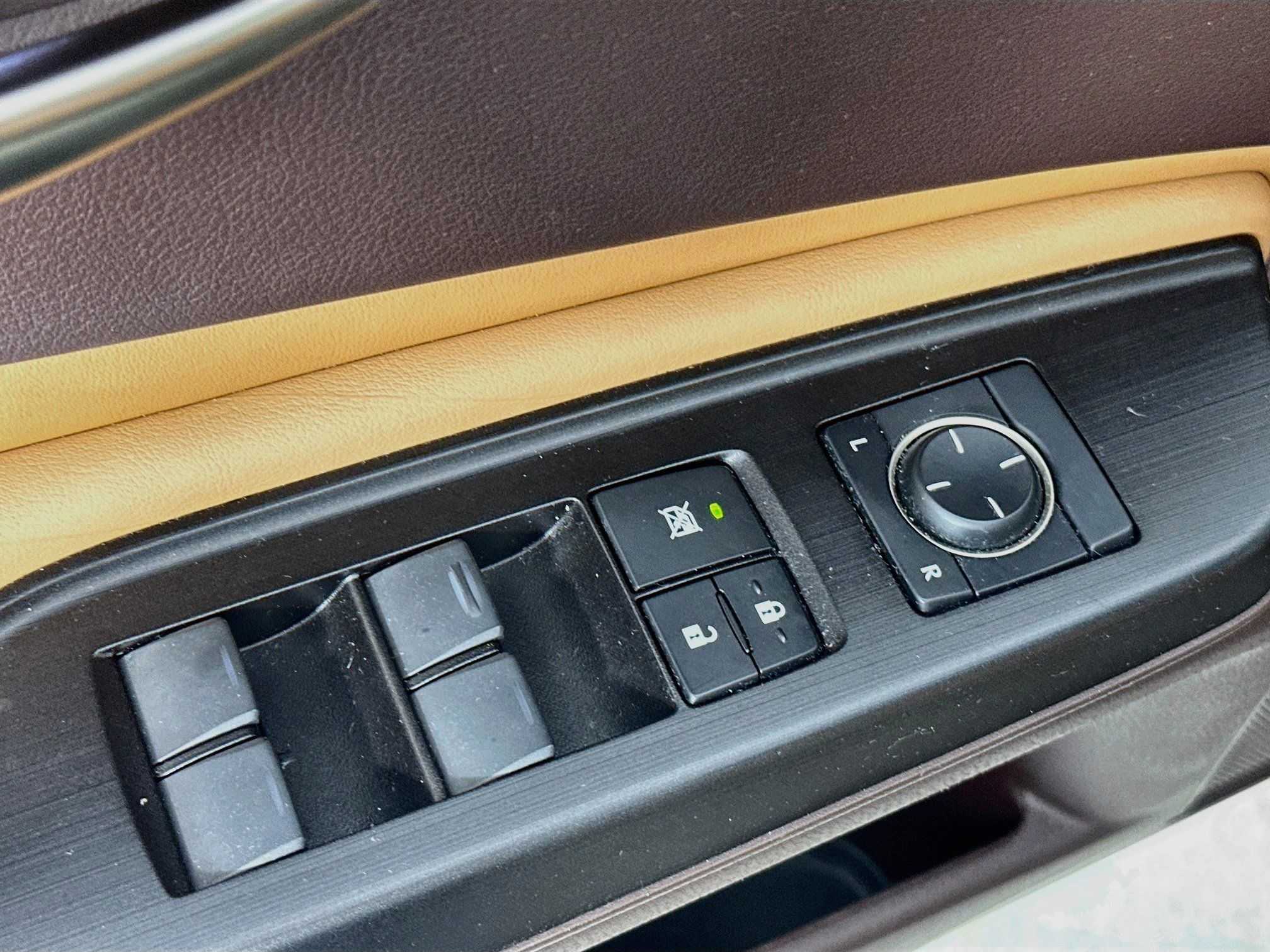 Used 2019 Lexus ES 350 w/ Accessory Package 2 FWD image 18