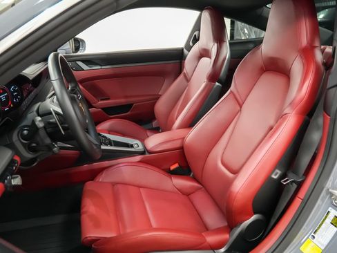 Used 2024 Porsche 911 Carrera 4S AWD/4WD image 5