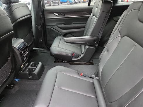 New 2025 Jeep Grand Cherokee L Limited image 13