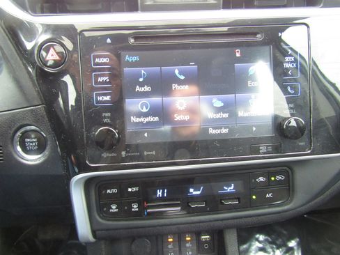 Used 2019 Toyota Corolla XLE image 27