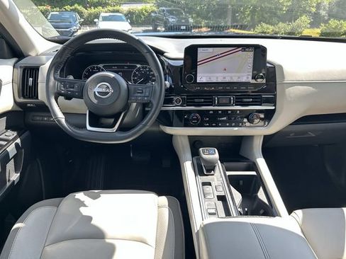 Used 2022 Nissan Pathfinder SL FWD image 17