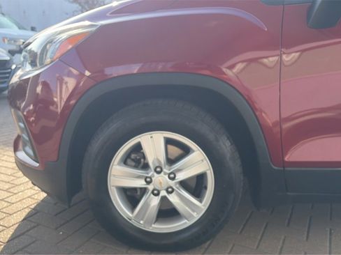 Used 2021 Chevrolet Trax LS w/ Tint and Cruise Package image 20