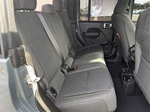 Certified 2024 Jeep Gladiator Sport image 17