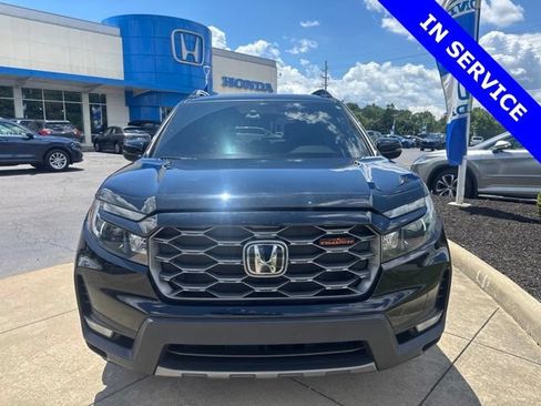Used 2023 Honda Passport TrailSport image 2