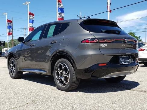 Used 2024 Alfa Romeo Tonale Ti AWD/4WD image 5