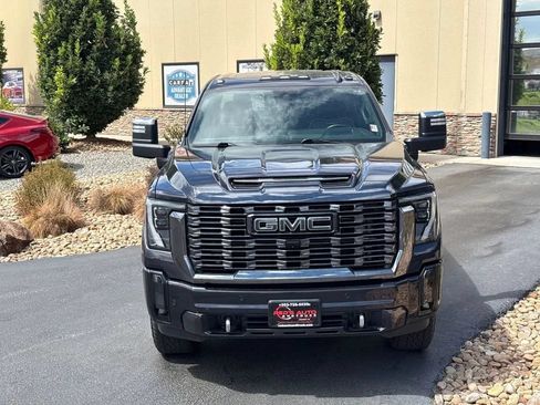 Used 2024 GMC Sierra 2500 Denali Ultimate w/ Max Trailering Package AWD/4WD image 4