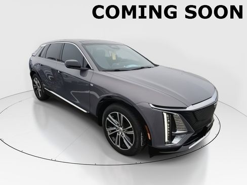 Used 2025 Cadillac Lyriq Luxury w/ LPO, Floor Liner Package image 1