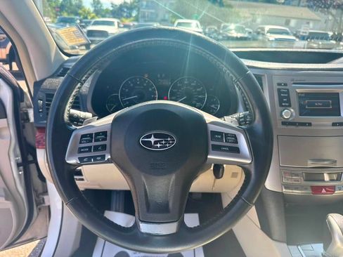 Used 2012 Subaru Outback 3.6R Limited w/ Moonroof Pkg AWD/4WD image 13