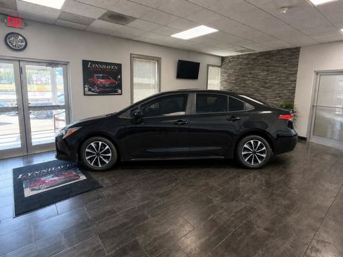 Used 2023 Toyota Corolla LE FWD image 5