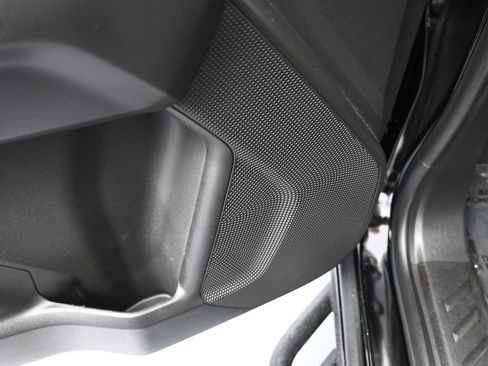 Used 2023 Chevrolet Colorado LT w/ LT Convenience Package image 14