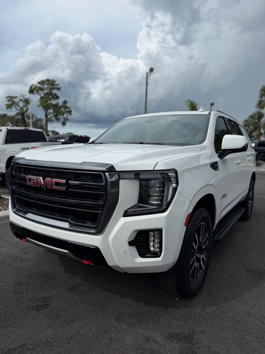 Used 2024 GMC Yukon AT4 w/ Technology Package AWD/4WD image 1