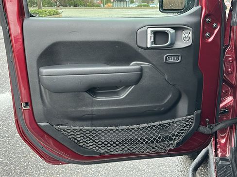 Used 2022 Jeep Wrangler Unlimited Sport image 15