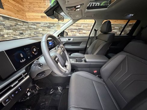 Used 2025 Hyundai Santa Fe XRT image 11