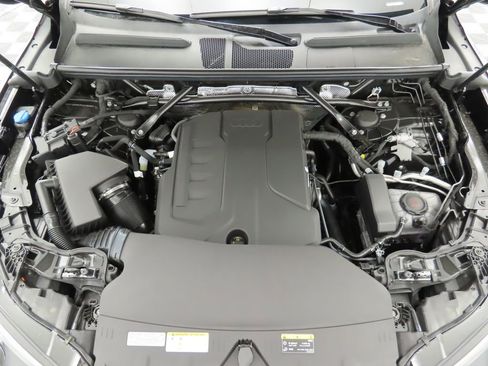 Used 2025 Audi Q5 Premium Plus w/ Premium Plus image 30