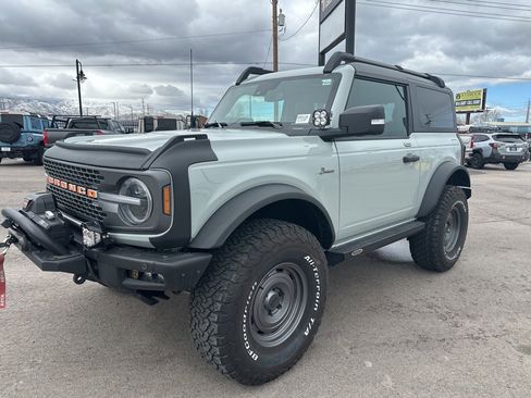 Used 2022 Ford Bronco Badlands image 2