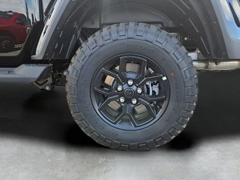 New 2025 Jeep Gladiator Sport image 34