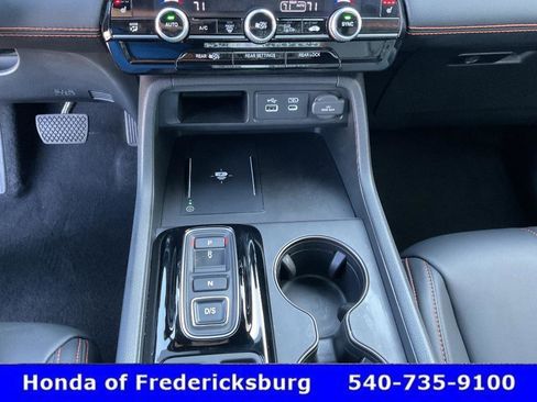 Certified 2025 Honda Pilot TrailSport image 37