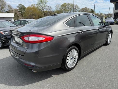 Used 2016 Ford Fusion Energi SE image 4