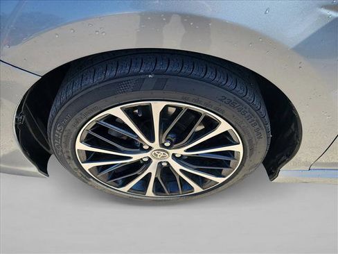 Used 2020 Toyota Camry SE image 13