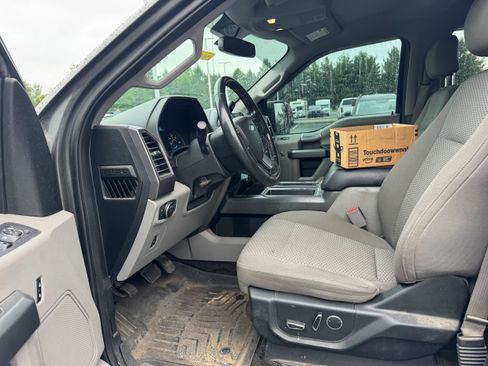 Used 2017 Ford F150 XLT w/ Equipment Group 302A Luxury AWD/4WD image 11