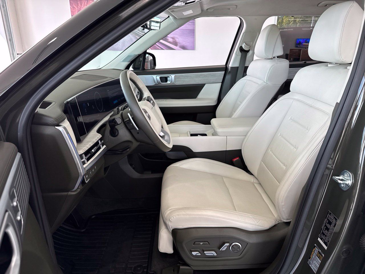 Used 2025 Hyundai Santa Fe Calligraphy AWD/4WD image 15