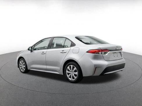 Used 2025 Toyota Corolla LE FWD image 7