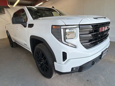 Used 2023 GMC Sierra 1500 Elevation image 4