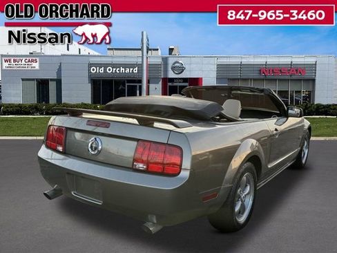 Used 2005 Ford Mustang Convertible image 10