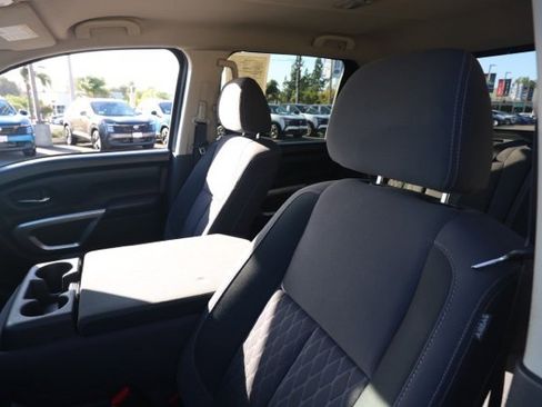 Certified 2022 Nissan Titan SV image 15