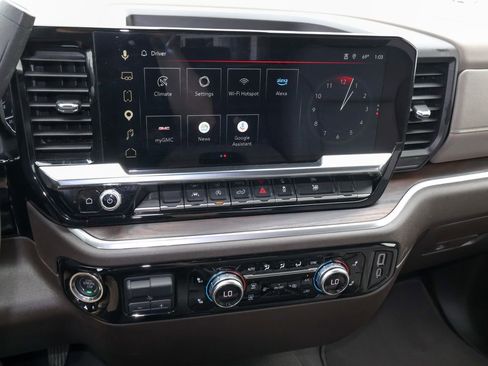 Used 2025 GMC Sierra 1500 SLT AWD/4WD image 18