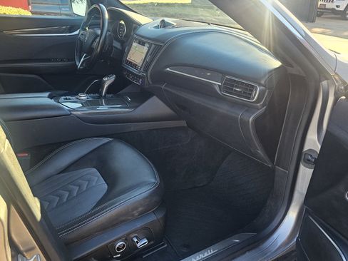 Used 2021 Maserati Levante GranLusso image 32