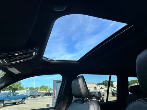 New 2025 Jeep Grand Cherokee Altitude image 20