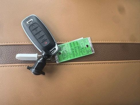 Used 2025 Nissan Armada Platinum Reserve AWD/4WD image 22