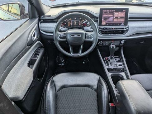 Used 2023 Jeep Compass Latitude w/ Sun and Sound Group AWD/4WD image 17