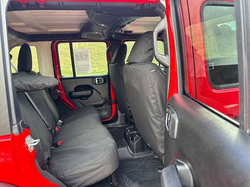 Used 2025 Jeep Wrangler Willys image 24