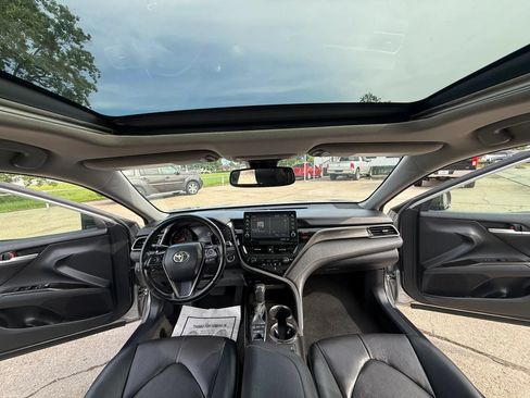 Used 2021 Toyota Camry XSE FWD image 16