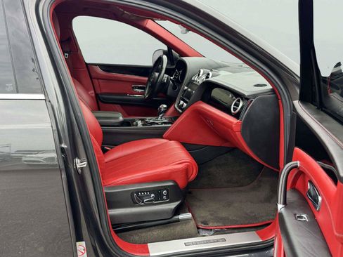 Used 2018 Bentley Bentayga AWD/4WD image 83