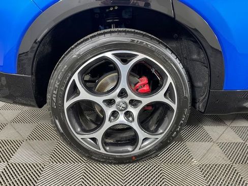 Used 2025 Alfa Romeo Tonale Veloce w/ Premium Package image 12