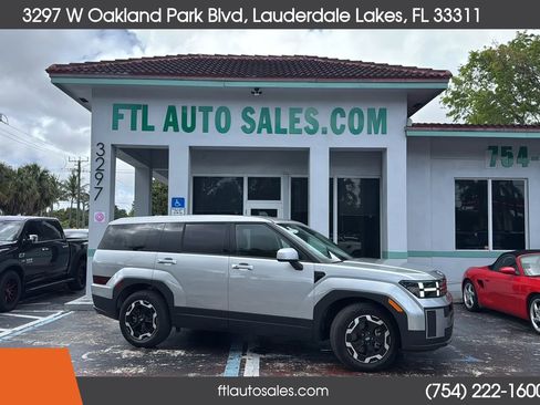 Used 2025 Hyundai Santa Fe SE image 1